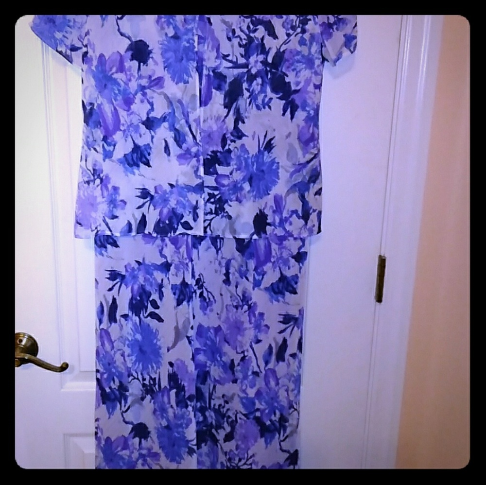 Beautiful size 12 Floral print Maxi Dress